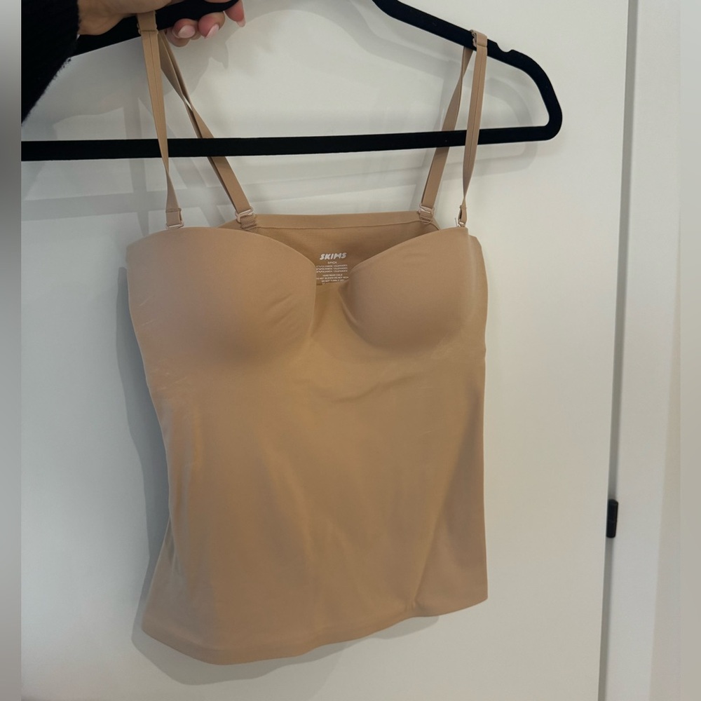 Skims top in beige size Small